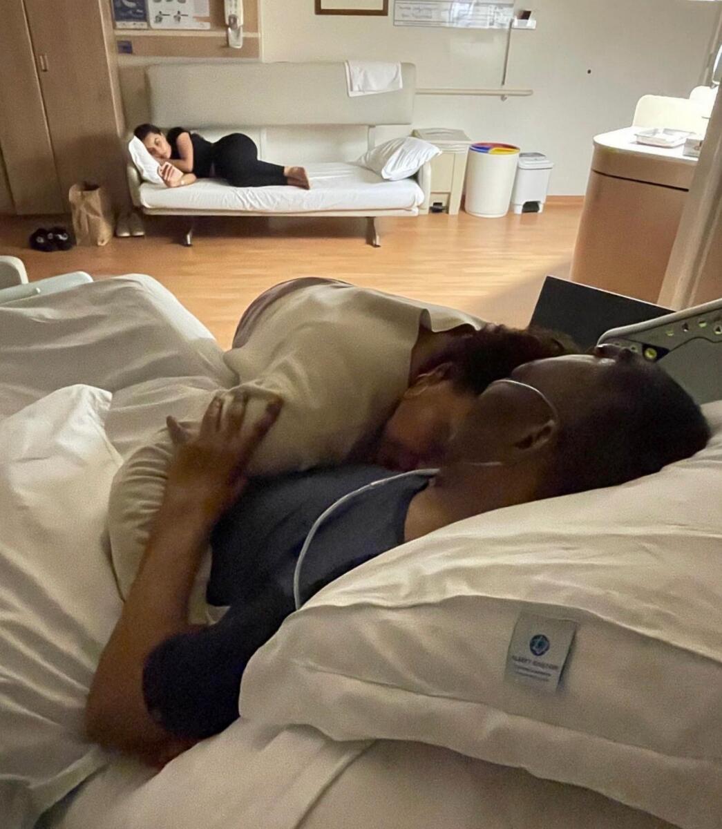 Pele's daughter with the football legend at the Sao Paulo hospital. — Twitter