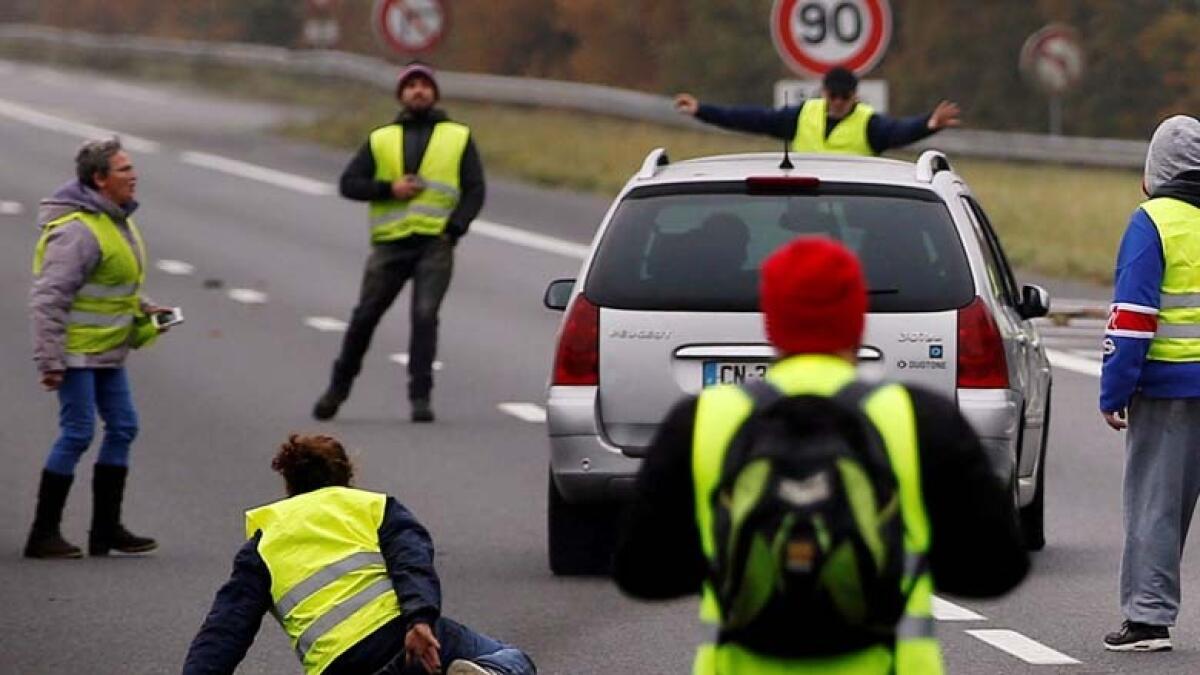 Anti-Macron protest over fuel prices spreads across France