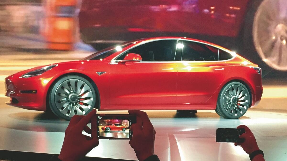 Tesla plans to raise $1.5b for Model 3