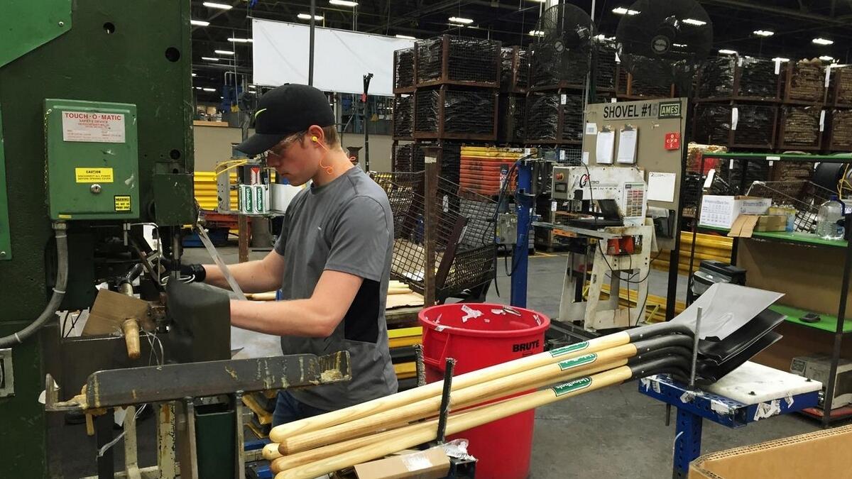 US manufacturing activity weakest in over a decade