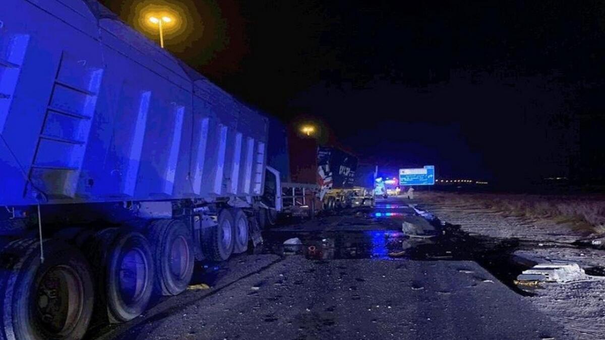 umm al quwain, uae road, emirates road, heavy truck, uae, truck, injured