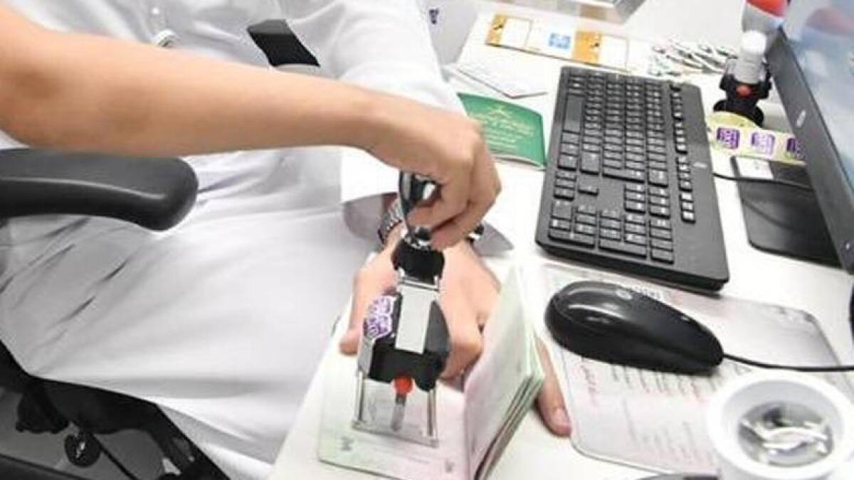 Renew, expired, UAE visas, IDs online, residents, told
