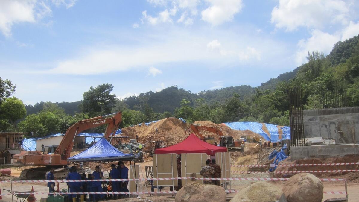 Fourteen feared dead in Malaysian landslide 