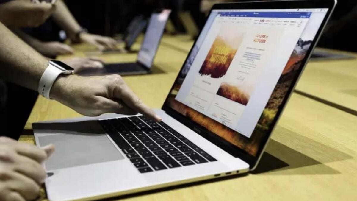 apple laptop, macbook pro, FAA, US flights banned items