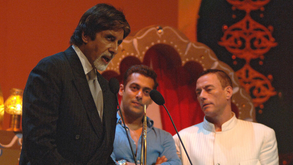 Bollywood superstar Amitabh Bachchan speaks after receiving best actor award for his movie 'Black' during the International Indian Film Academy (IIFA) festival held in Dubai, late 16 June 2006. IIFA had chosen Dubai as the venue for its seventh annual Weekend and Awards, India's equivelant of the Oscars, which also saw the screening of 32 Indian movies and a charity fashion show. 'Black', a dark exploration of the life of a deaf-blind woman, swept the prizes at Bollywood's top film festival.  AFP PHOTO/HAIDER SHAH / AFP PHOTO / HAIDER SHAH