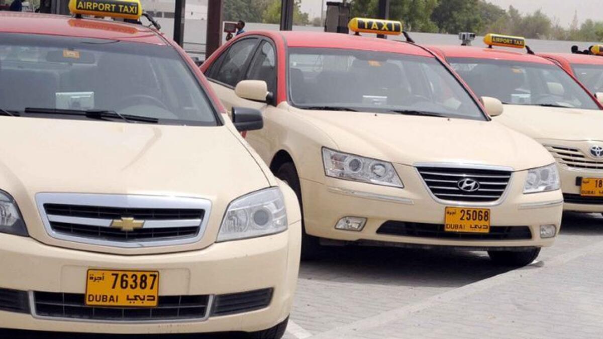 Dubai taxi plate owners receive Dh33m bonus