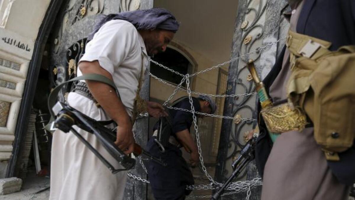 Air strikes, ground combat in Yemen killed nearly 200