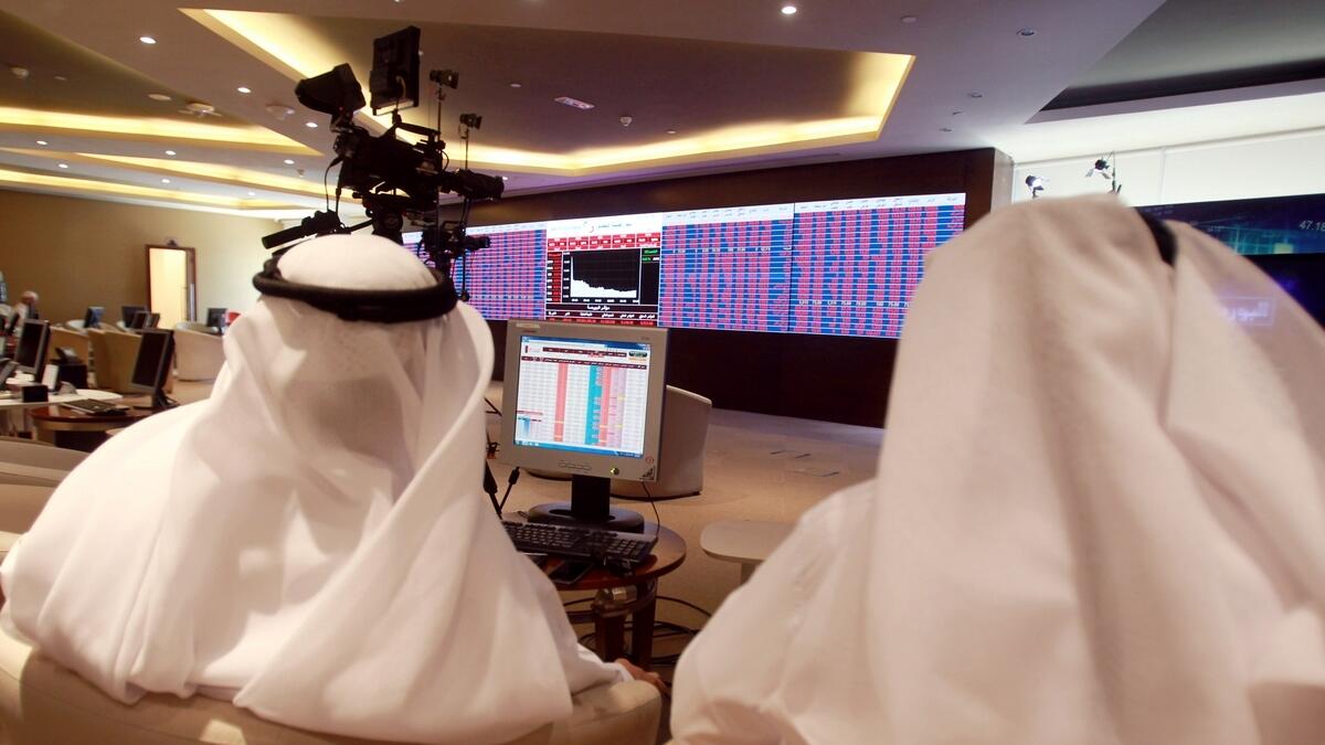 Qatar falls as diplomatic deadline looms, Saudi rally stalls 