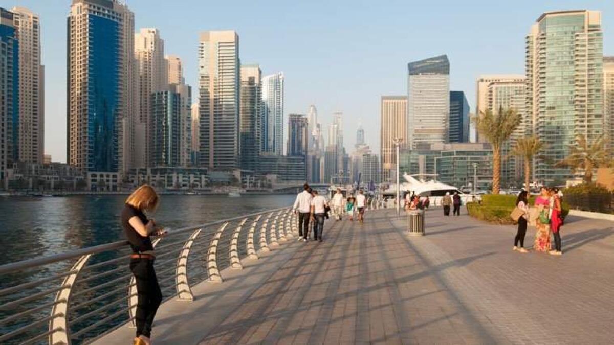 UAE weather: Temperatures hit 44° C  on Friday