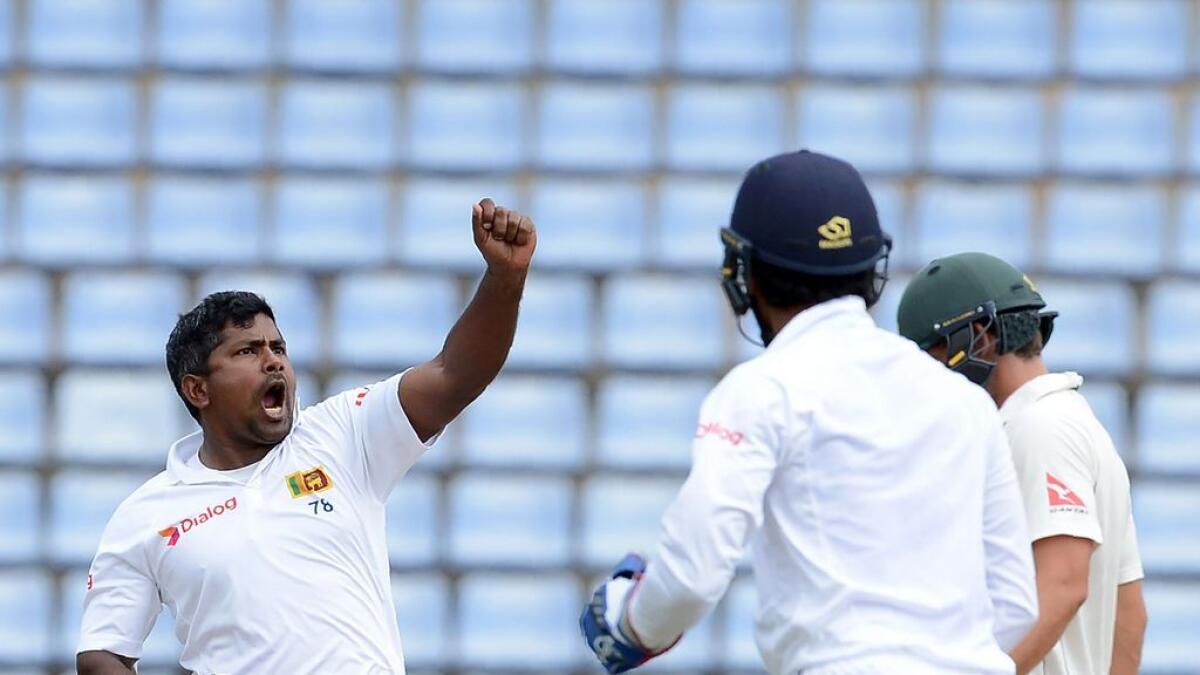 Sri Lanka spinners corner Aussies
