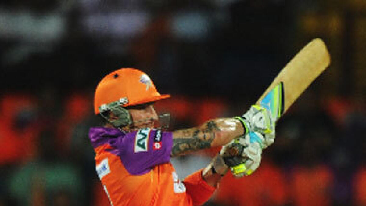 Kochi Tuskers beat Knights in close game
