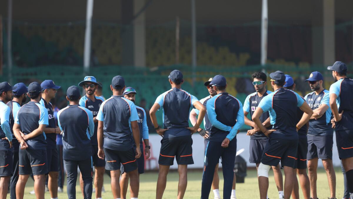 India coach Rahul Dravid speaks to his players during a practice session in Kanpur. — BCCI Twitter
