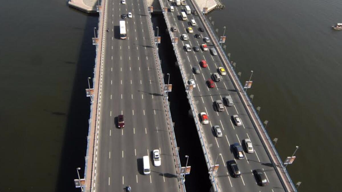 Dubais Al Maktoum Bridge to be partially closed on Fridays