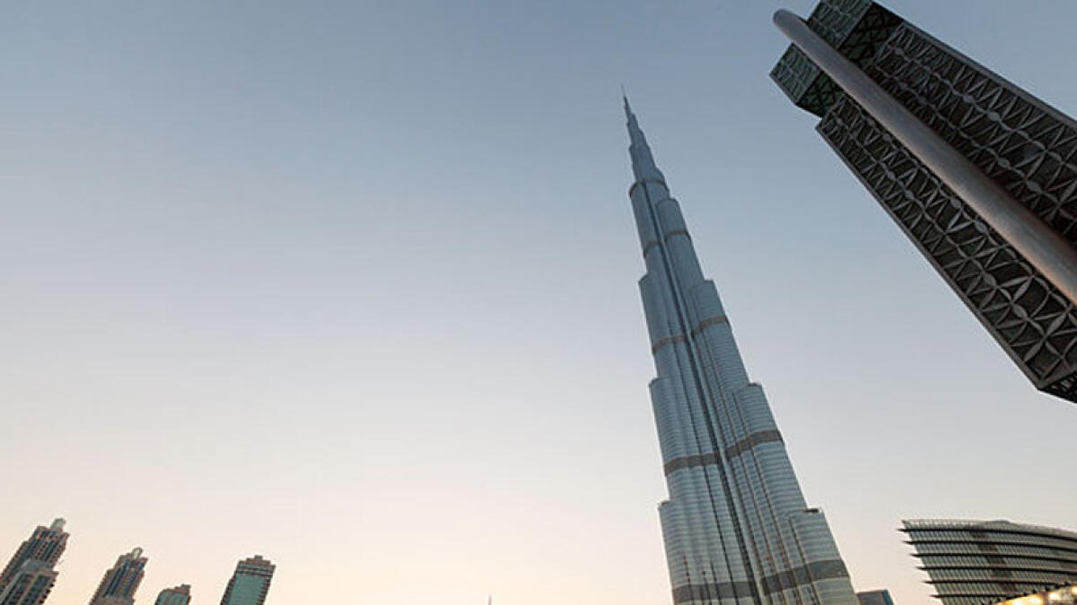Photo: Window cleaner dangles from Burj Khalifa
