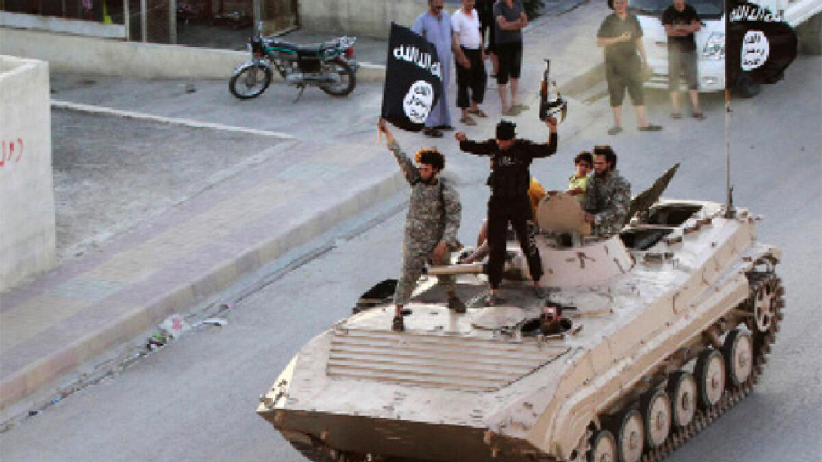 ISIS executes Syrian for aiding regime air strikes