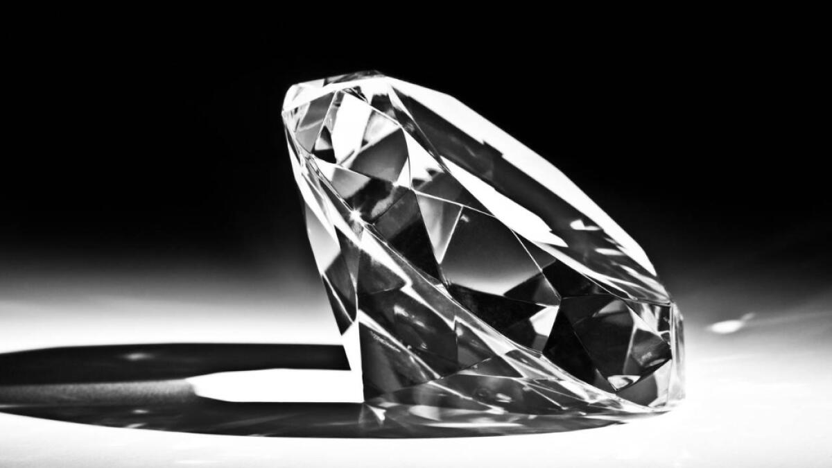 Diamond worth 45 million euros stolen from Paris hotel 