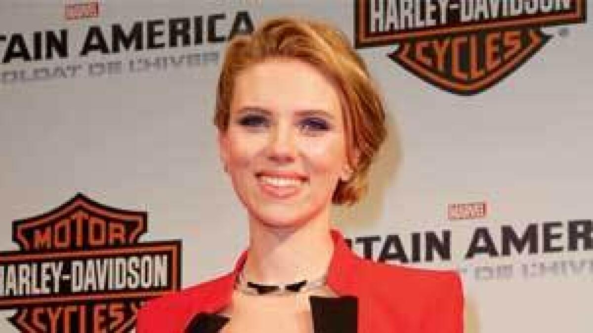 Scarlett Johansson defends Woody Allen