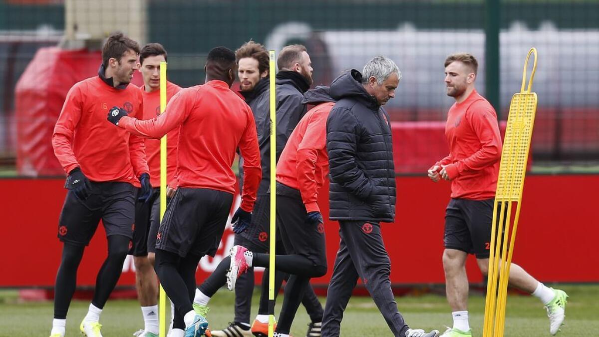 Mourinho summons strength for leaders Chelsea ambush