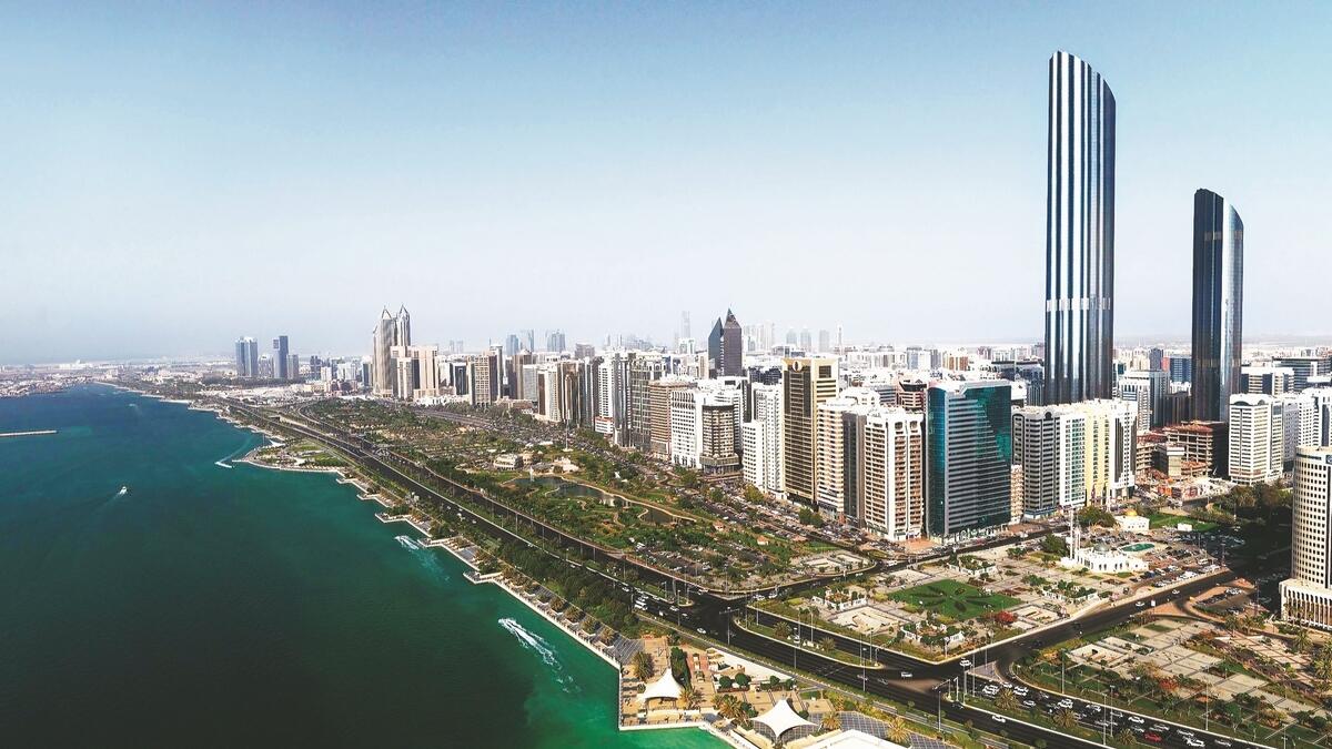  Abu Dhabi launches first phase of dual licence initiative