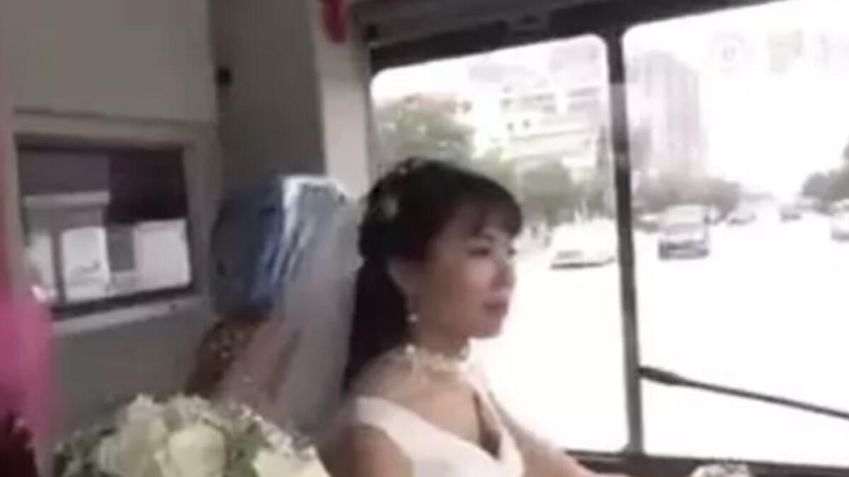 Video: Chinese bride drives bus, picks up groom on her way to wedding 