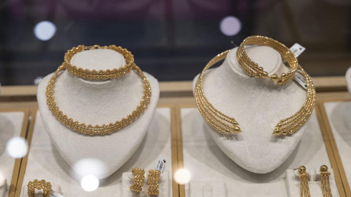 Jewels of Emirates: Conventional jewelry & unique items of pure pearl – Information