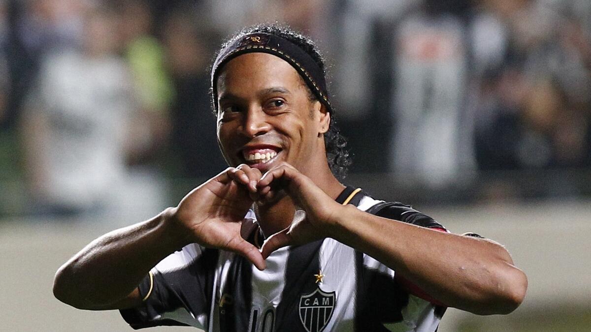 Pele, Messi lead tributes to Ronaldinho