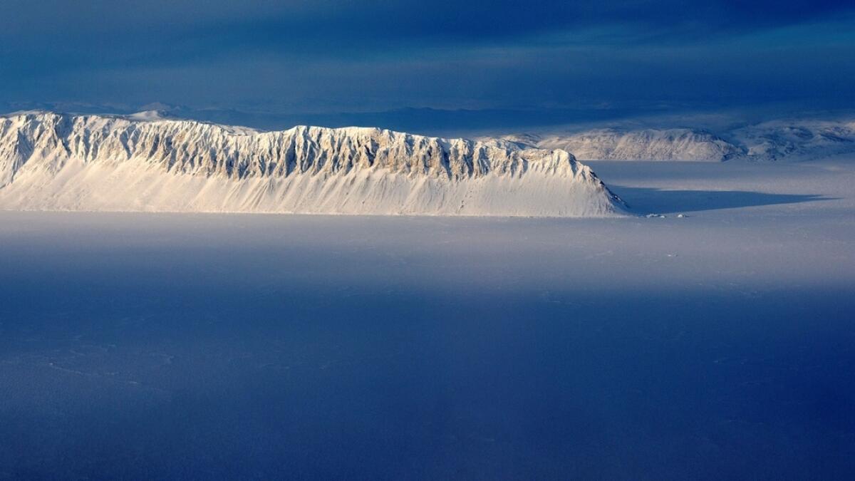 Canada, Arctic ice shelf, collapses