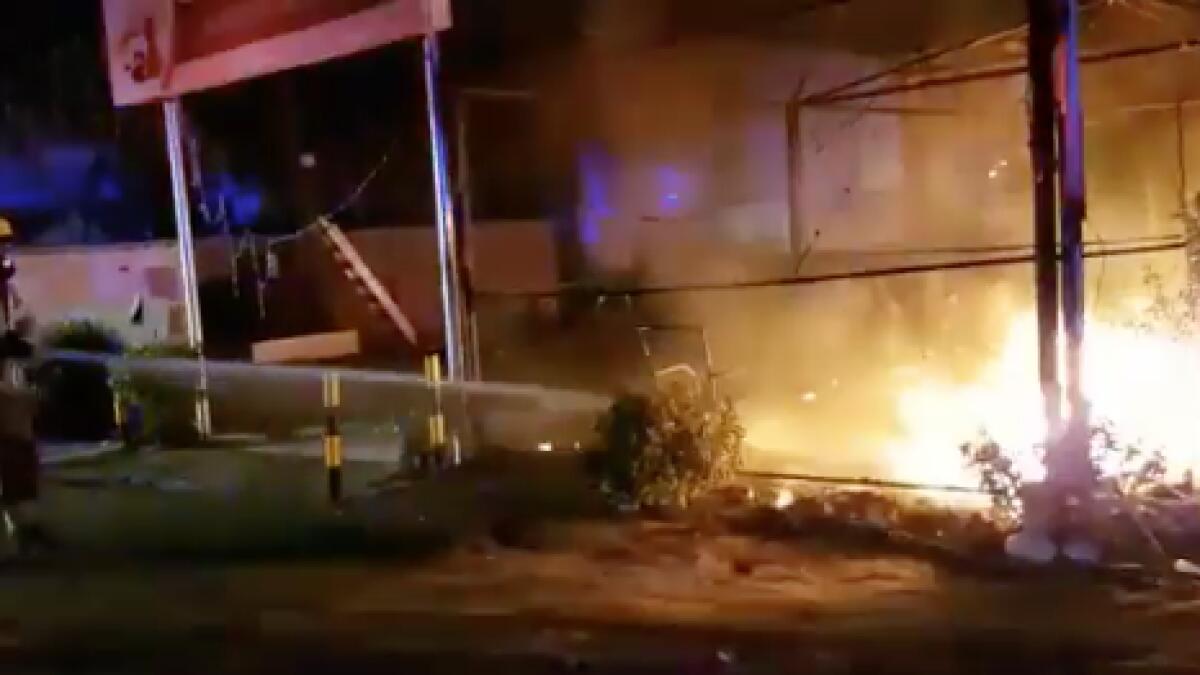 Video: Firefighters battle huge fire at cafe in RAK