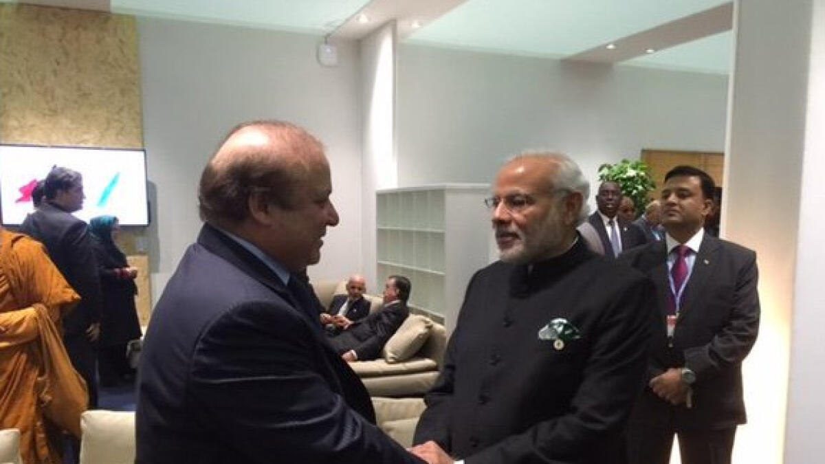 Narendra Modi meets Nawaz Sharif in Paris 