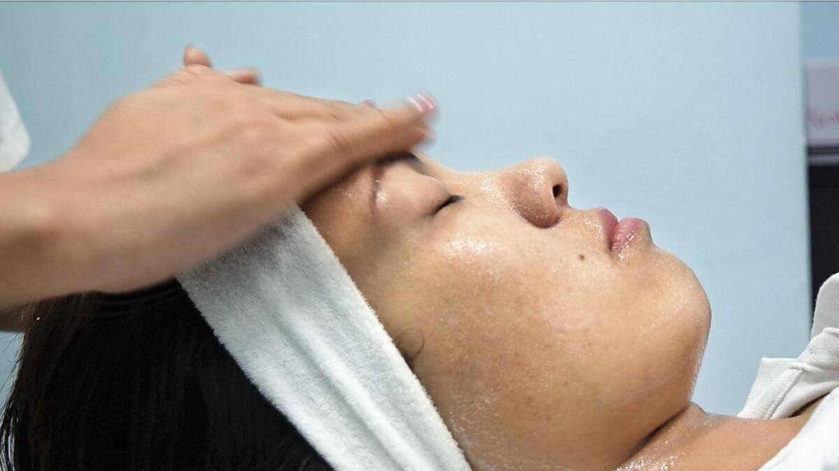 Its unique pharmaceutical facials, complemented by therapists, who are trained and certified from Poland, tend to skin problems according to skin type and age.