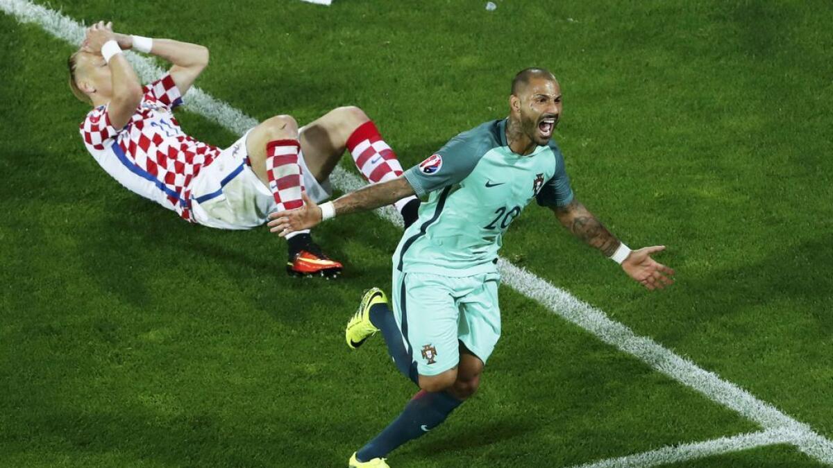 Euro 2016:Portugal substitute Quaresma snatches extra-time winner