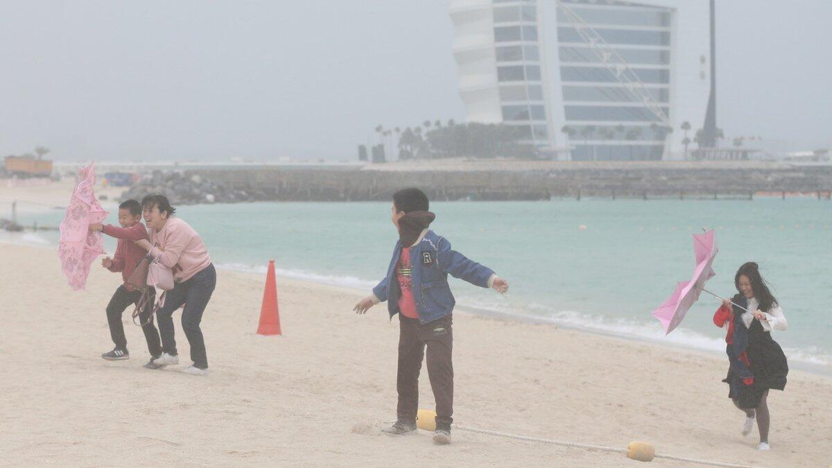 Video: Early morning rain hits Dubai, police issue advisory