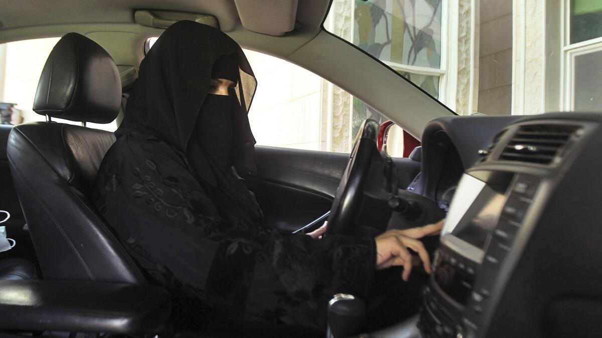 Dh260 fine for wearing burqa while driving in Germany
