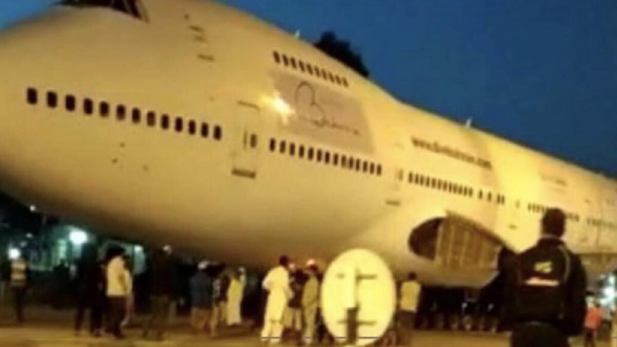 Police debunk reports of passenger jet landing on UAE corniche