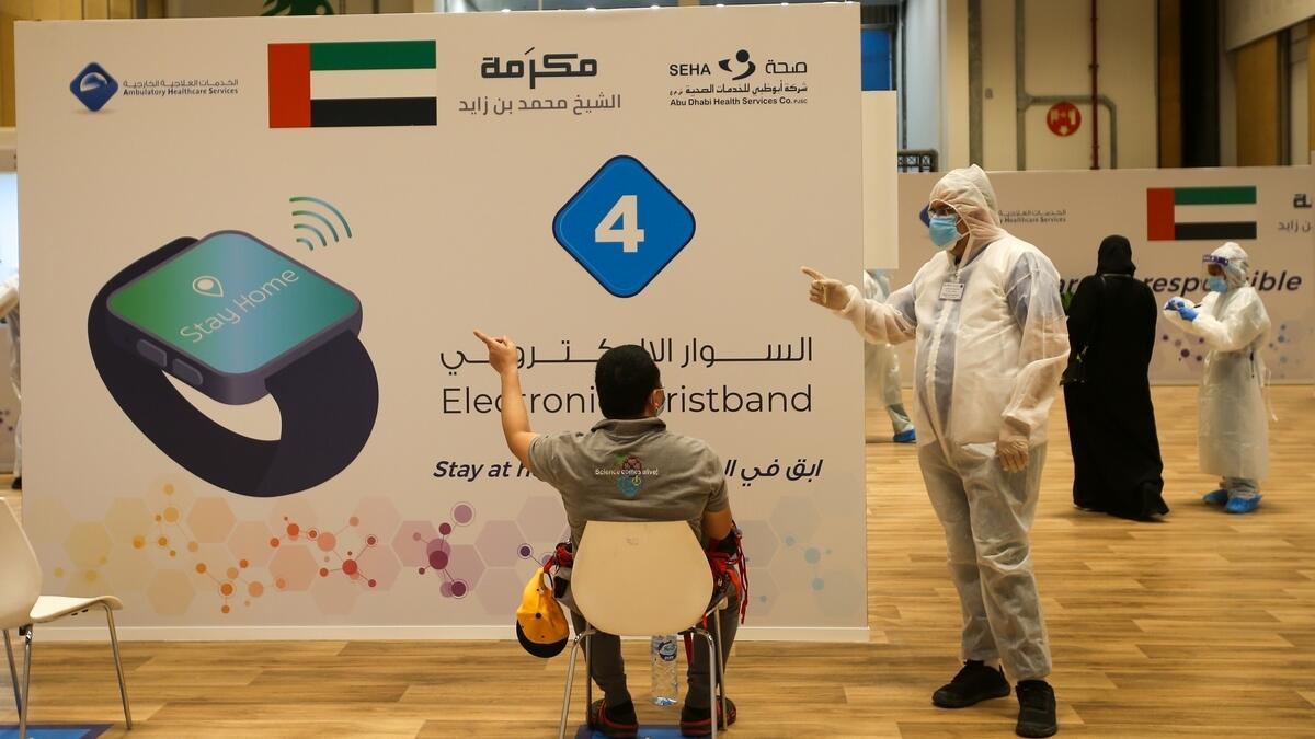 A smart watch is now being used to monitor and track Covid-19 patients in Abu Dhabi who are under self-quarantine in homes. The electronic wristband device is only used for asymptomatic patients or those with mild symptoms with no risk factors and don’t require to be hospitalised.