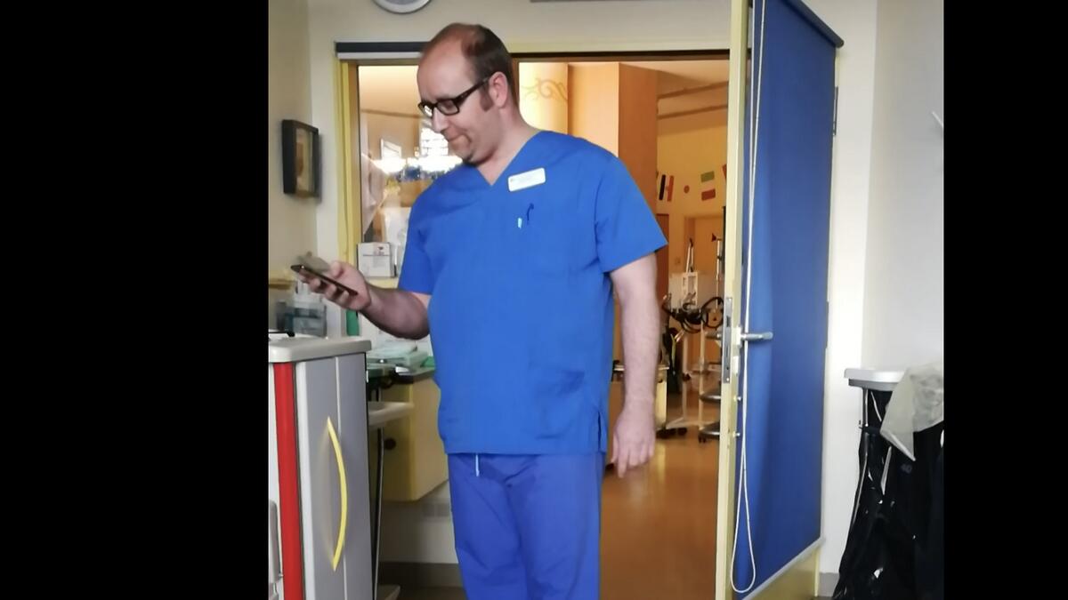  Video: Doctor dances for sick 4-year-old boy in ICU as promised  