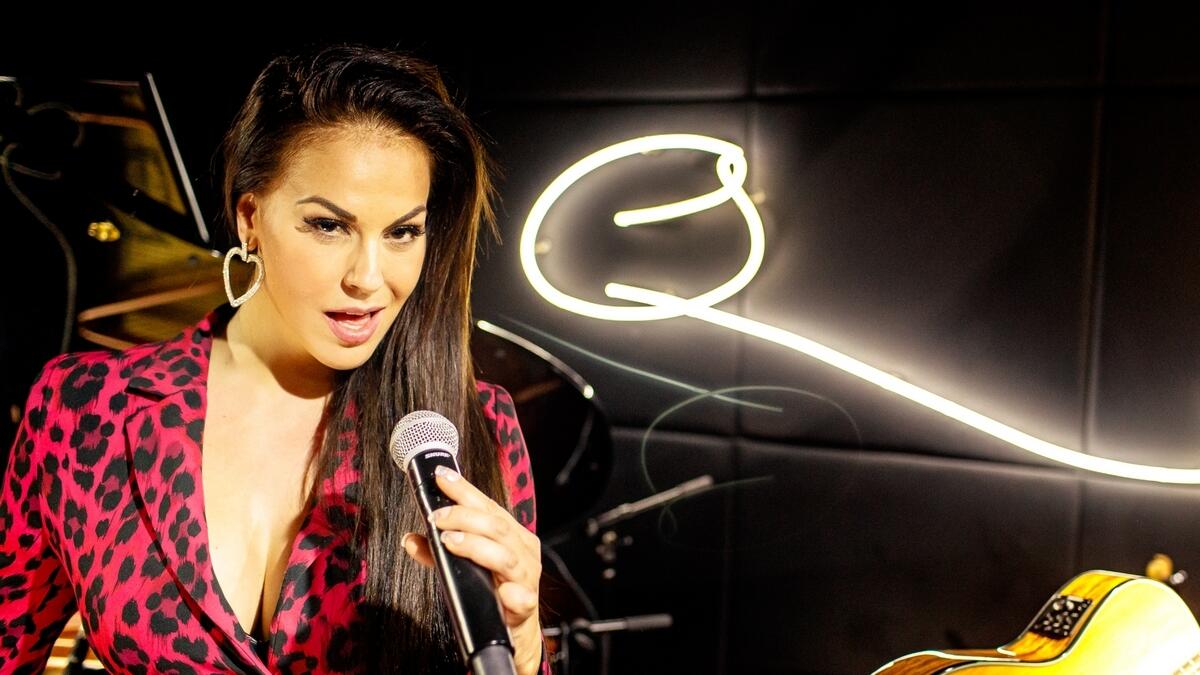 Spanish singer Nalaya is on fire at Qs Dubai 