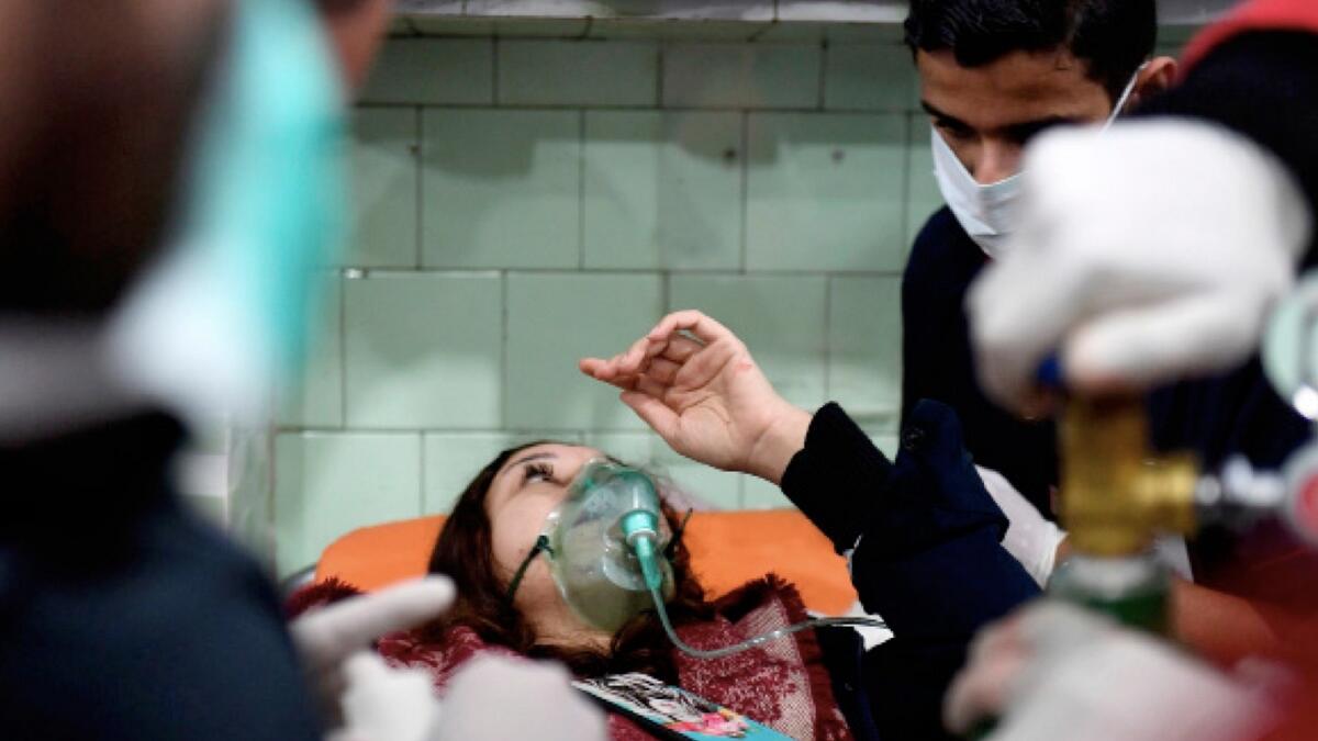Around 100 Syrians struggle to breathe after toxic attack