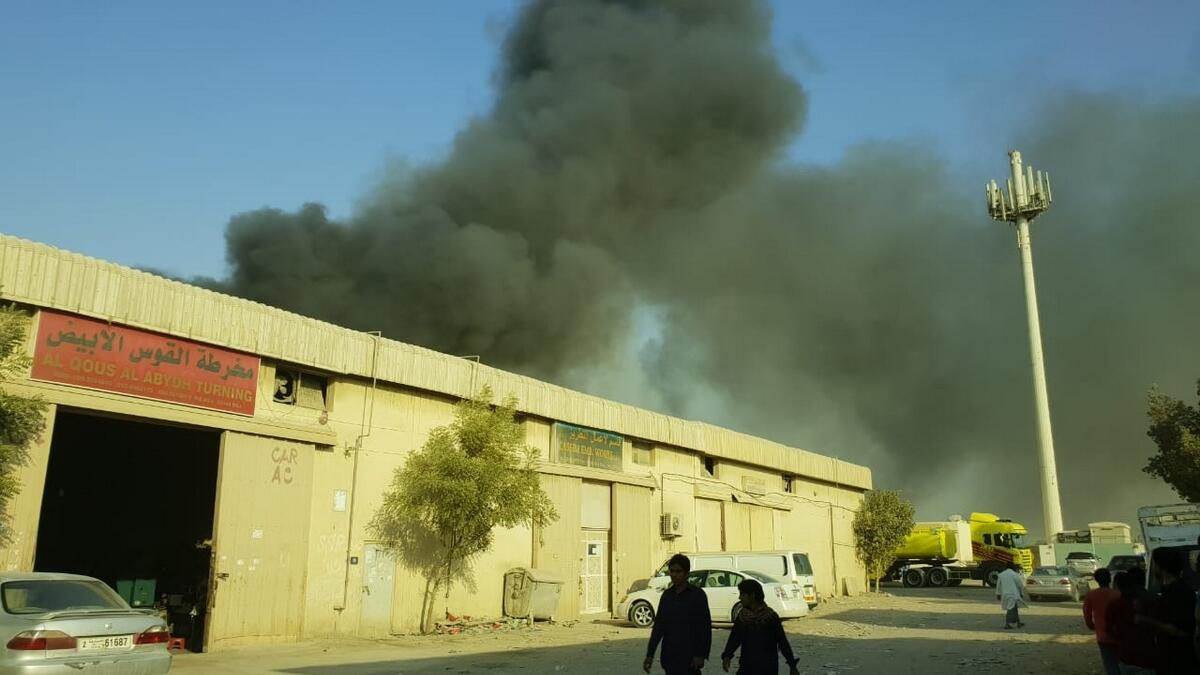 Massive fire breaks out in Sharjah industrial area 