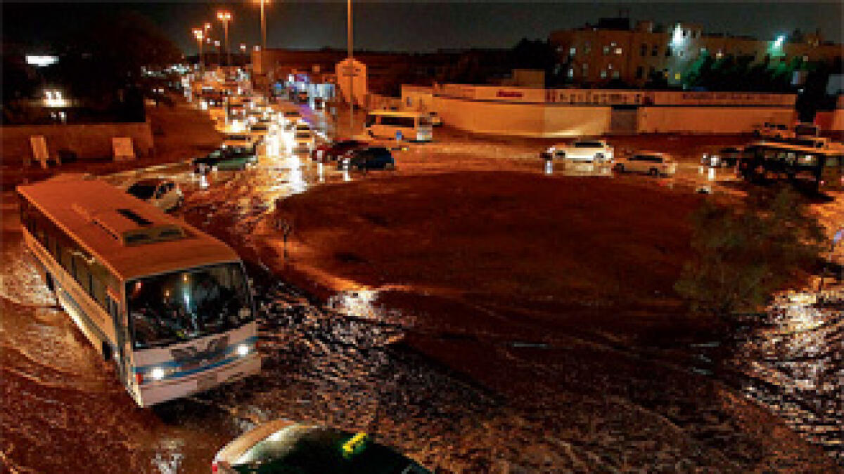 Season’s first rain hits UAE: No floods, hurricane forecast