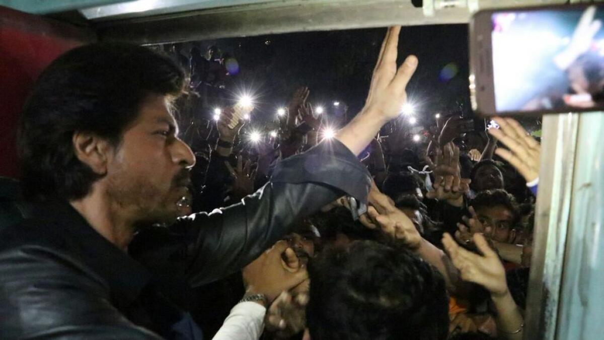 Man dies trying to catch a glimpse of Shah Rukh Khan