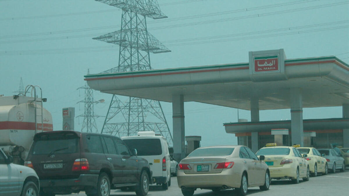 UAE motorists brave hour-long queues for cheap fuel in Oman