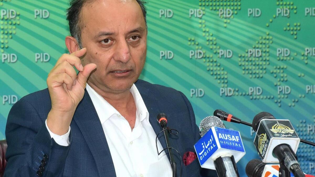 APP12-241022ISLAMABAD: October 24 - Minister of State for Petroleum Musadik Malik addresses to media persons during a press conference at Press Information Department. APP/UER/MAF/ZID/MOS