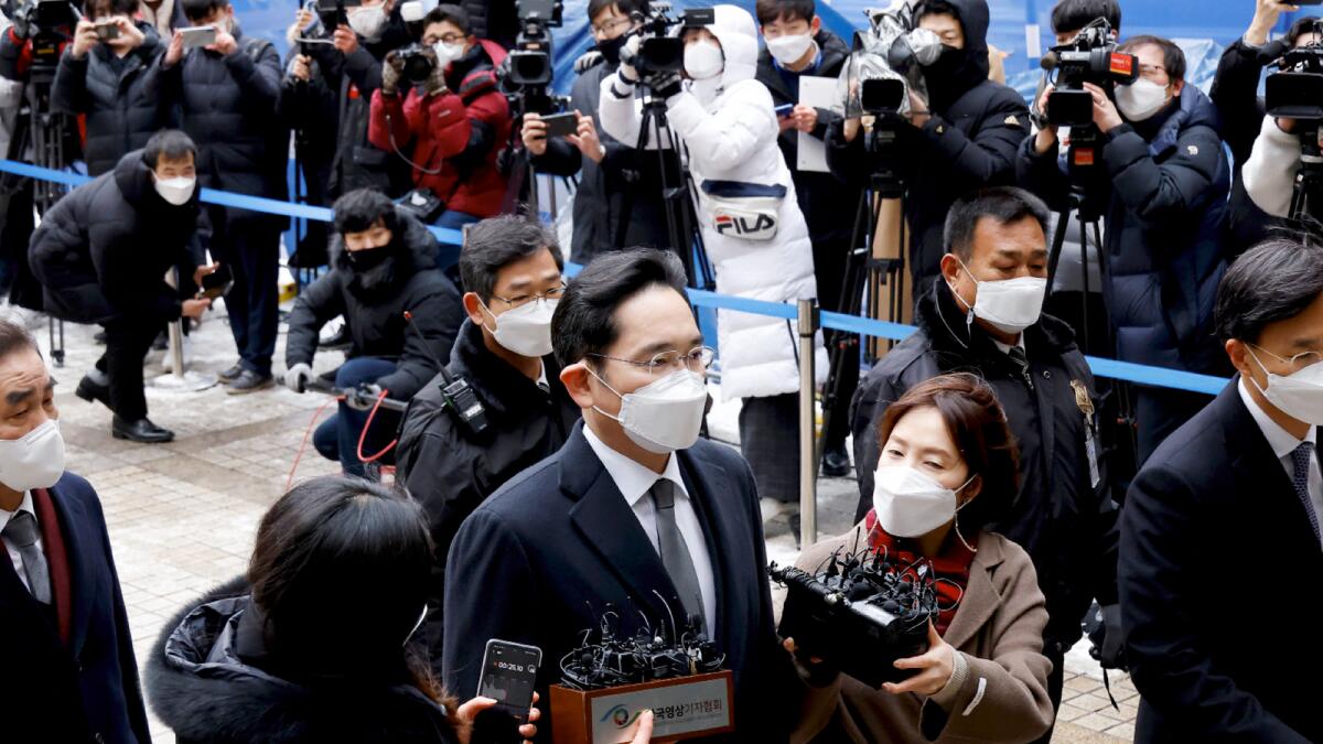 Samsung Group heir Jay Y. Lee arrives at a court in Seoul. Reuters