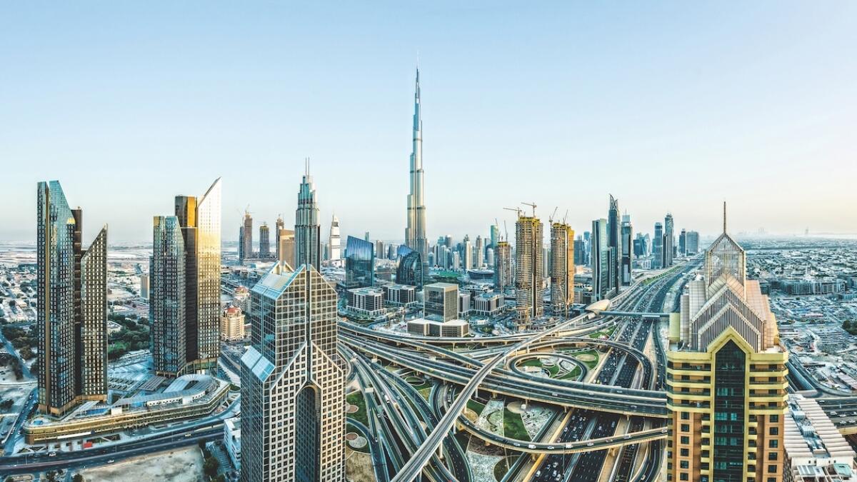 UAE, GCC stocks plunge; investors to take wait-watch approach