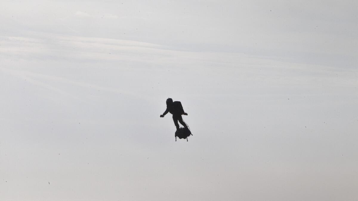 Video: Man flies over the English Channel using hoverboard 