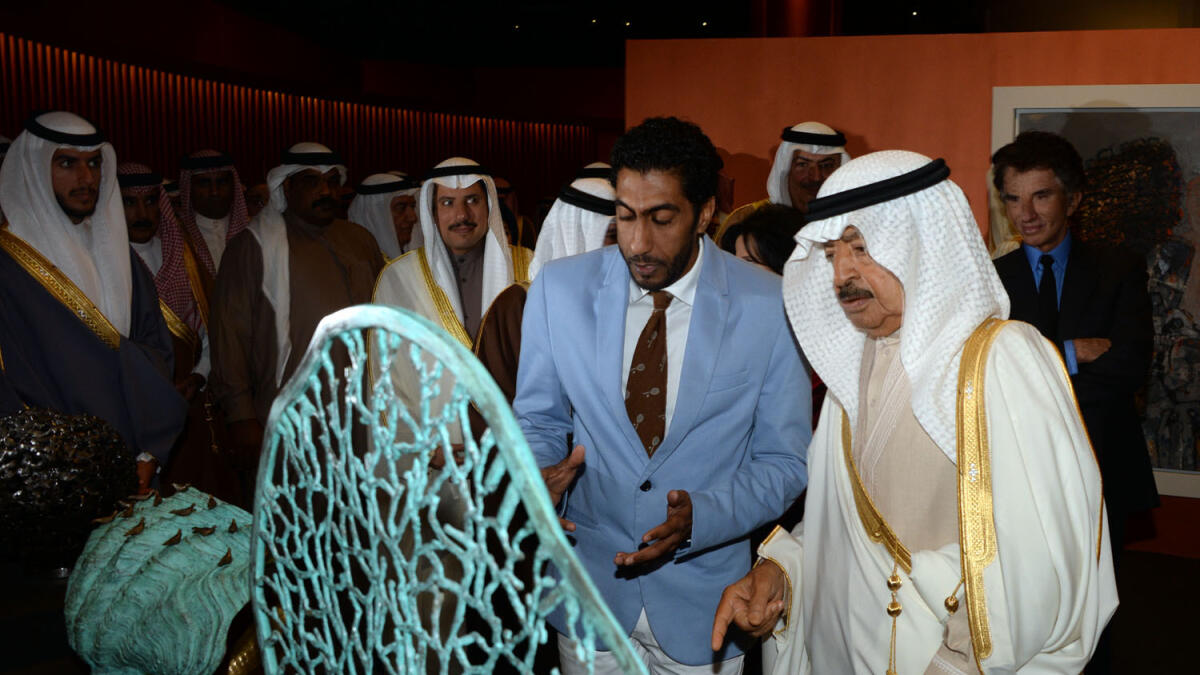 Premier visits art show, lauds work of Bahraini artists