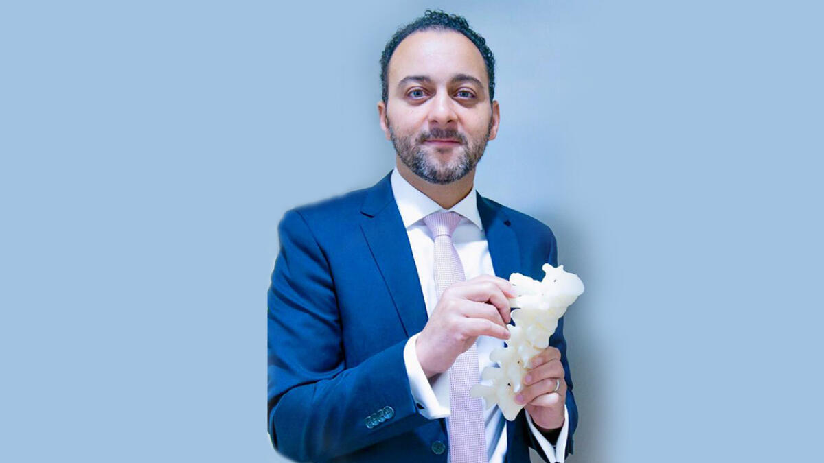 Patient-specific 3D spine model and screw guides successfully used in scoliosis surgery