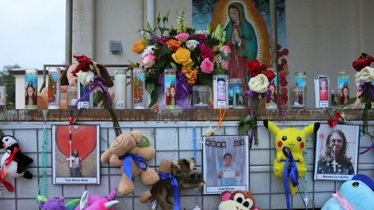 Memorials for the victims of the Robb Elementary School mass shooting. Photo: AFP