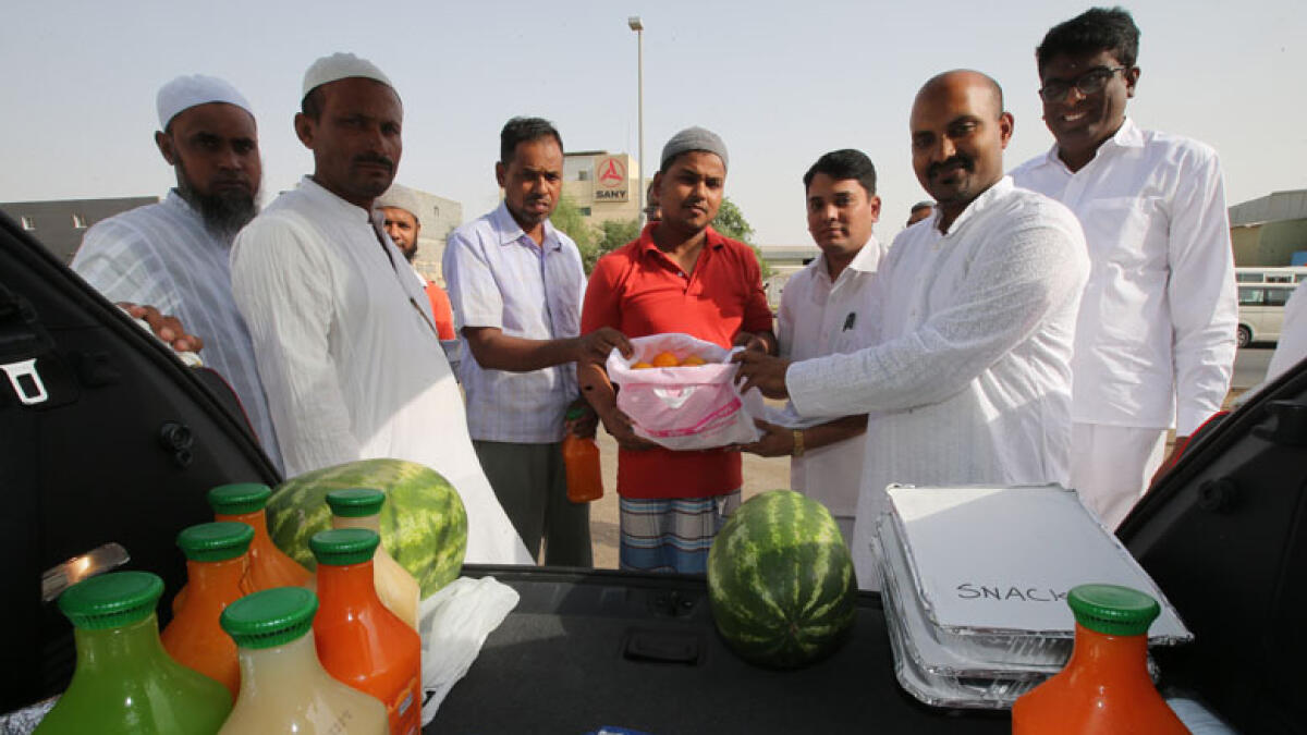 For 20 years, Indian expat hands out Iftar to workers in UAE 